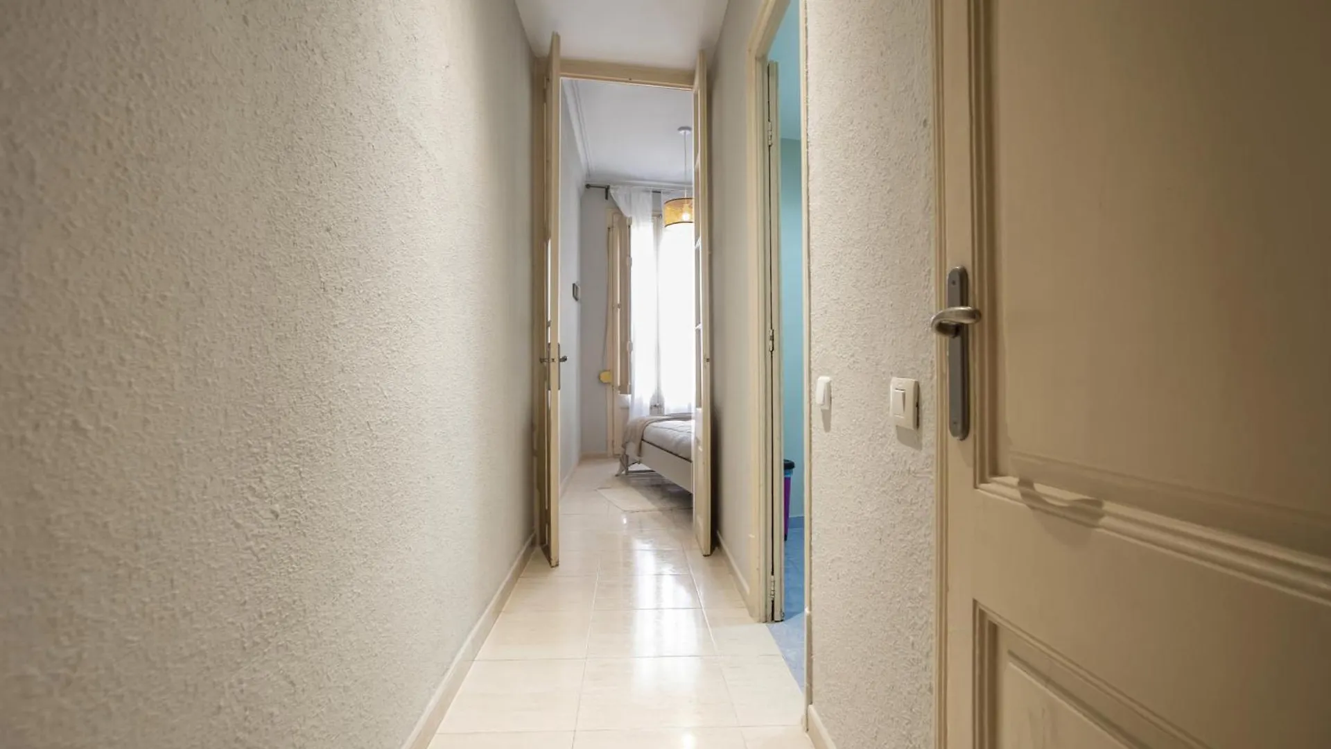 22Man1017- Cute Apartment In Sant Antoni Barcelona
